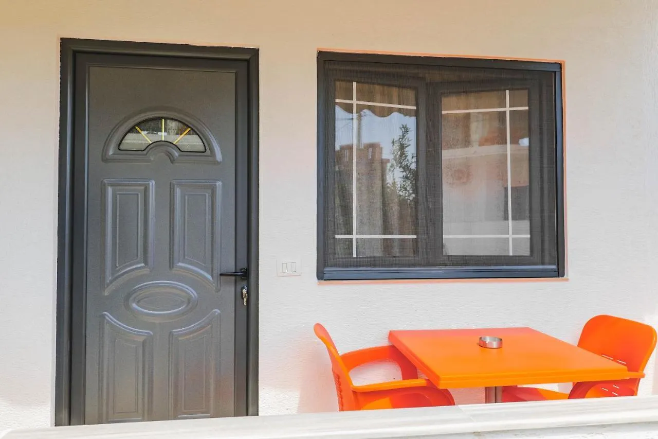 Vila Fredi Ksamil Albania